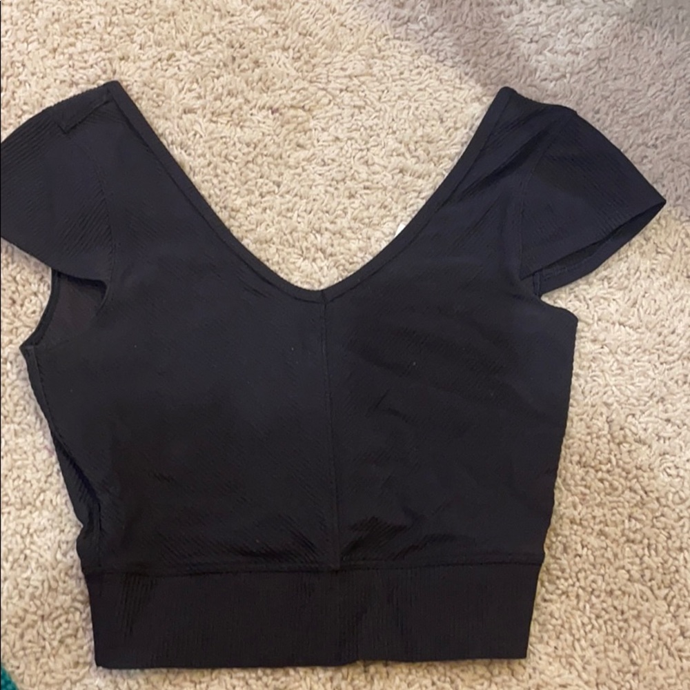 LULULEMON BLCK CROP TOP